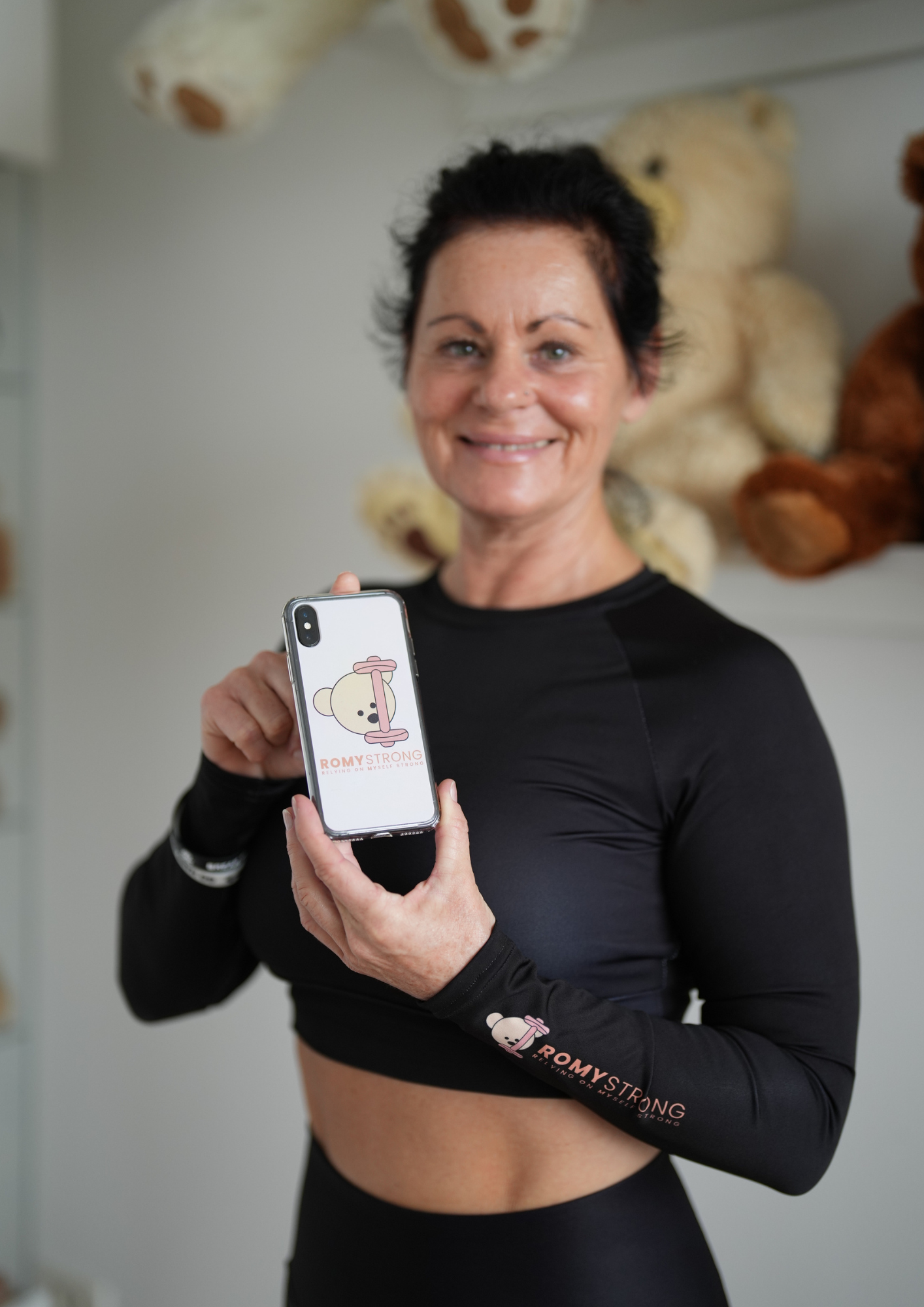 ROMYStrong Hibridni ovitek za iPhone